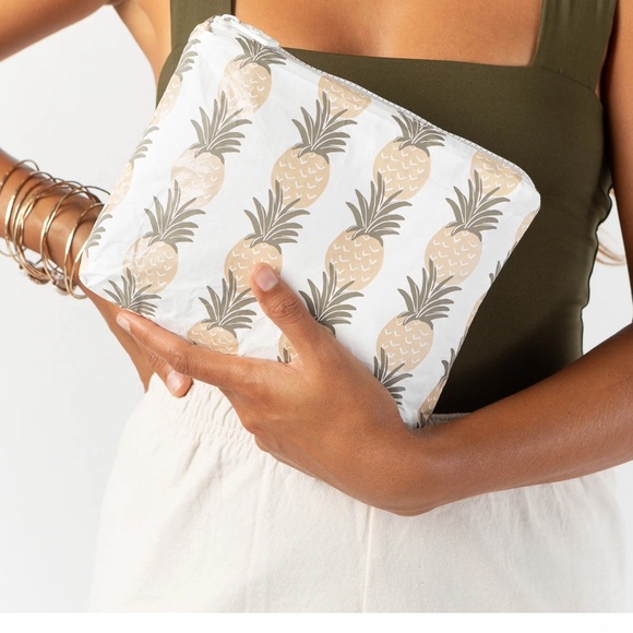 🍍Aloha Collection Small Pouch🍍 - Picture 2 of 3